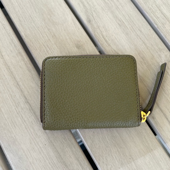 Marc Jacobs zip around compact wallet olive card case - Picture 2 of 3